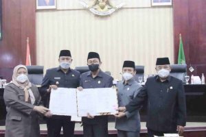 Wakil Ketua DPRD Kota Bekasi Anim Imamuddin Pimpin Rapat Penggantian AKD