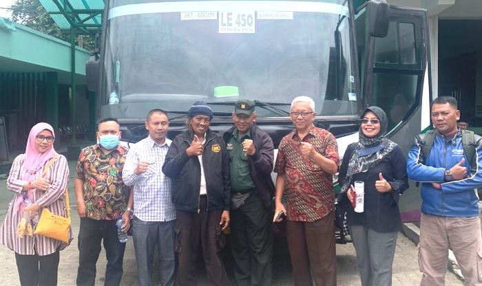 Ikawangi Korwil Bantu Warga Banyuwangi Telantar di Bogor Pulang Kampung